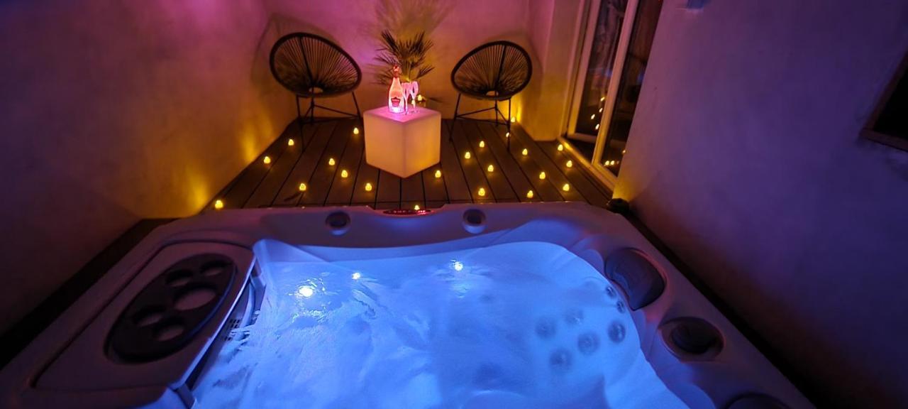 Appartement L'Acqua Dolce - La Rochelle - île de Ré - Jacuzzi Extérieur photo