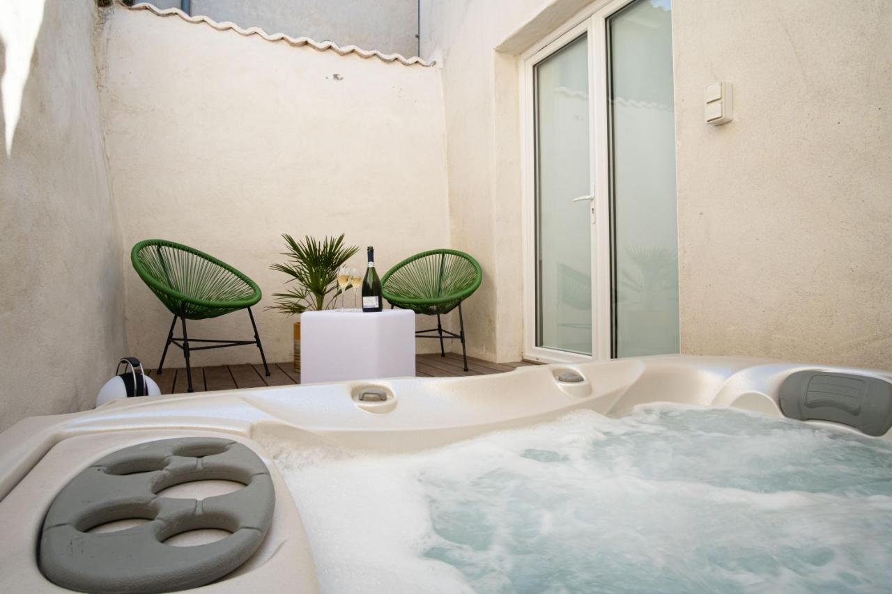 Appartement L'Acqua Dolce - La Rochelle - île de Ré - Jacuzzi Extérieur photo